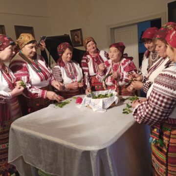У Коломиї відбулись мистецька академія «Покутський стрій» та майстер-клас зі створення тишківського весільного віночка