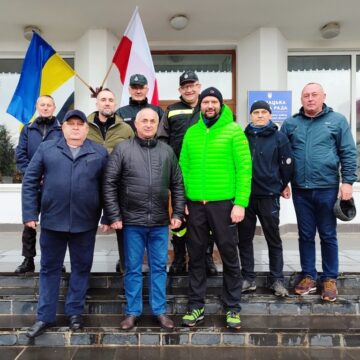 Тлумацька громада отримала від партнерів із Польщі пожежний автомобіль та медикаменти