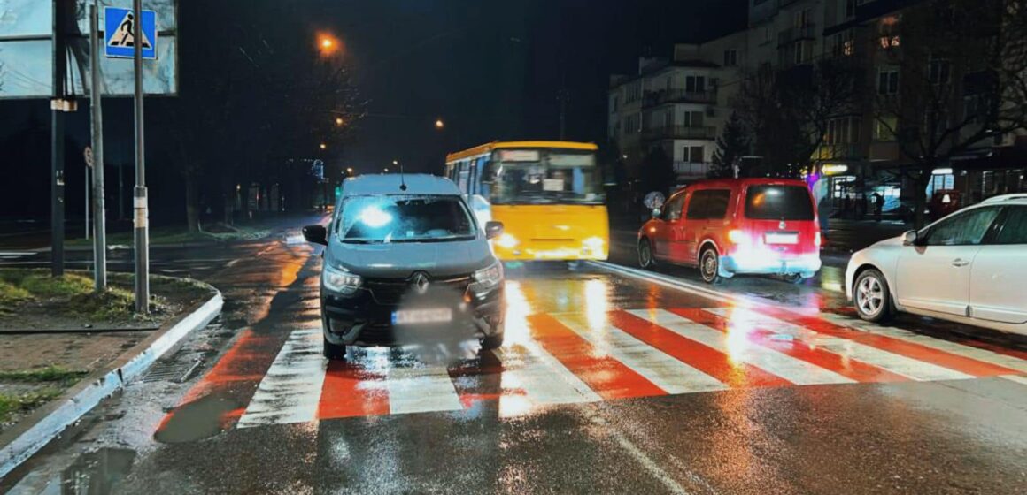 На Прикарпатті у ДТП двоє людей загинули, ще одну госпіталізовано