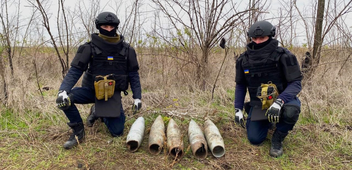 Прикарпатські сапери продовжують розміновувати деокуповані території країни