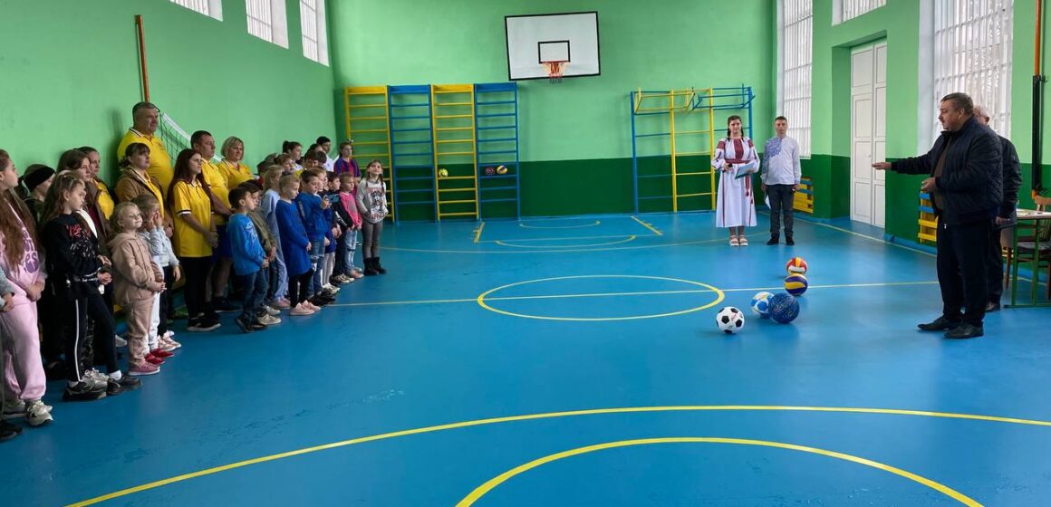 У селі Острівець Городенківської громади оновили шкільний спортзал