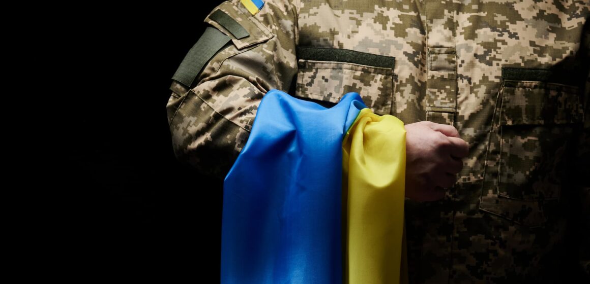 Воєнний стан та загальну мобілізацію в Україні продовжили до 14 лютого 2024 року
