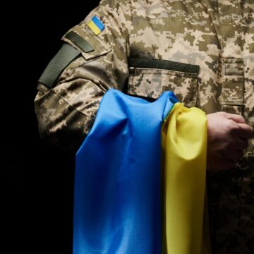 Воєнний стан та загальну мобілізацію в Україні продовжили до 14 лютого 2024 року