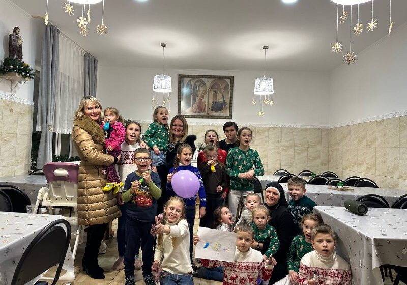 Франківські студенти та викладачі відвідали дітей-сиріт та дітей, позбавлених батьківського піклування