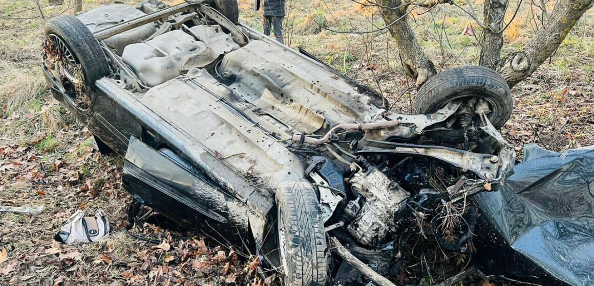 Смертельна аварія на Косівщині: пасажирка загинула, а керманича госпіталізовано до медзакладу (ФОТО)