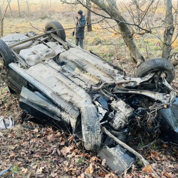 Смертельна аварія на Косівщині: пасажирка загинула, а керманича госпіталізовано до медзакладу (ФОТО)
