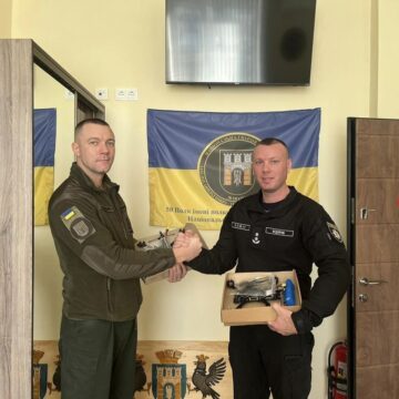 Поліцейські охорони Прикарпаття придбали два FPV-дрони для військових