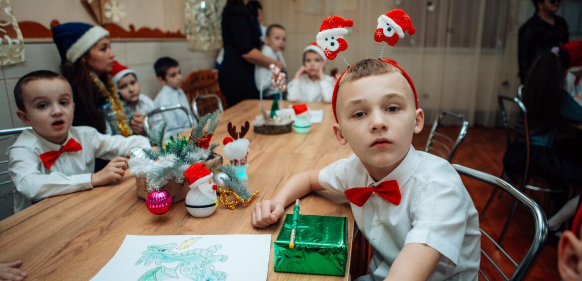 Передали побутову техніку, спортивний інвентар та солодощі: очільниця Прикарпаття відвідала Печеніжинську спецшколу (ФОТО)