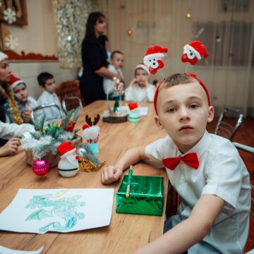 Передали побутову техніку, спортивний інвентар та солодощі: очільниця Прикарпаття відвідала Печеніжинську спецшколу (ФОТО)