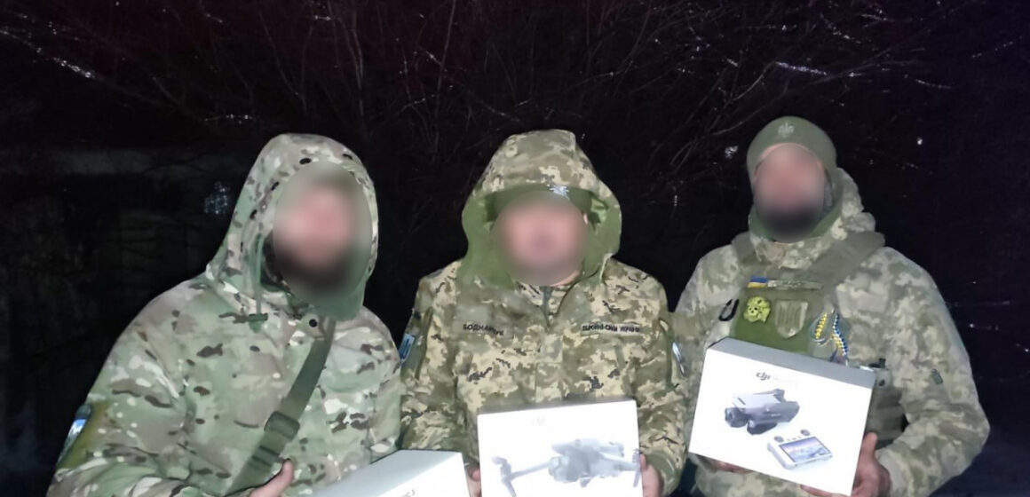 Ще три «пташки» полетіли на фронт з Брошнів-Осадської громади (ФОТО)