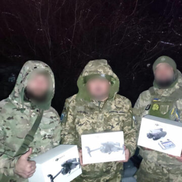 Ще три «пташки» полетіли на фронт з Брошнів-Осадської громади (ФОТО)