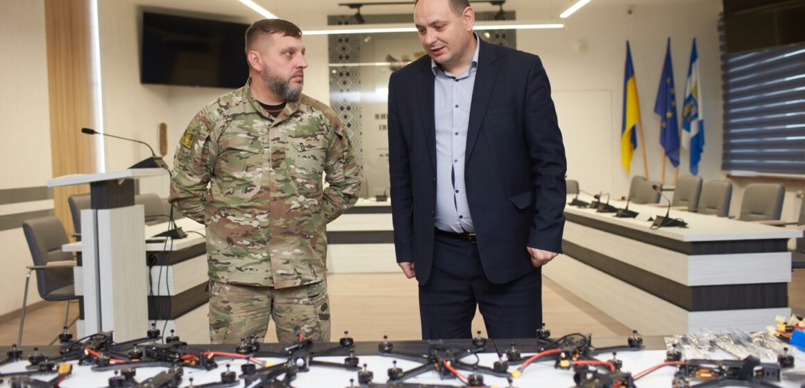 38 FPV-дронів та систему управління передали військовим на Авдіївський напрямок з Івано-Франківська