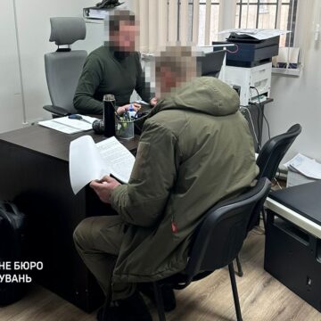 ДБР повідомило про підозру посадовцям Карпатського нацпарку за організацію незаконної рубки дерев