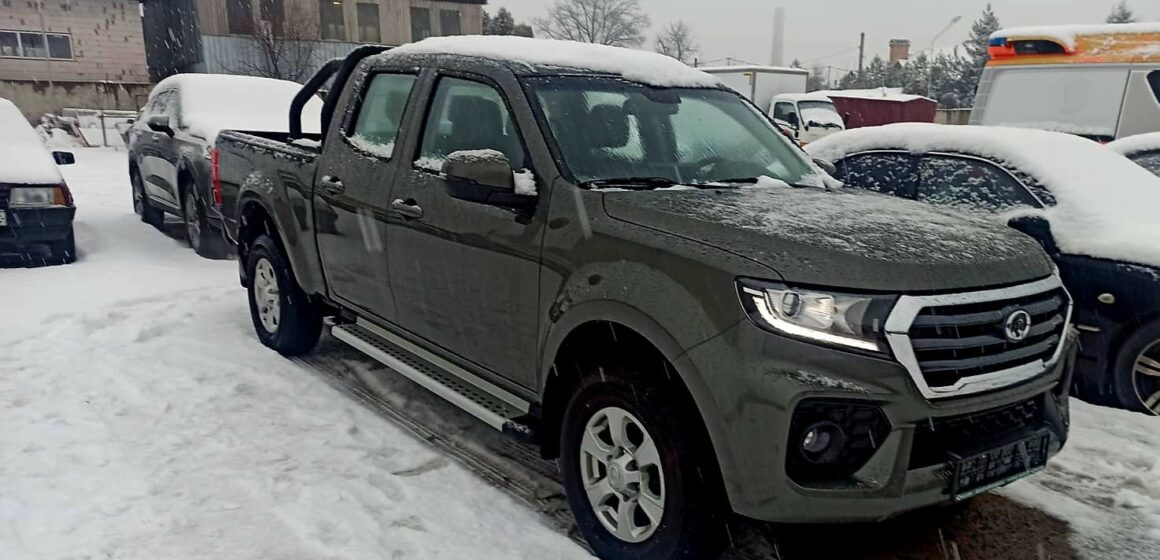 Від Калуської громади передали військовослужбовцям автомобіль, ще один готують до передачі