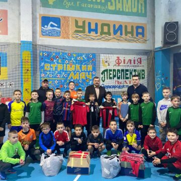 Юні спортсмени Городенківщини отримали подарунки до Дня Святого Миколая