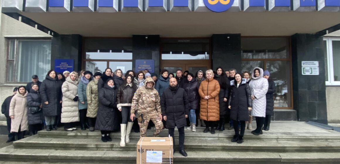 У Галичі з одноденного заробітку працівників міськради придбали генератор для військових