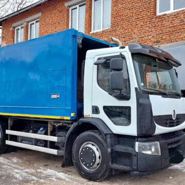 Городенківським комунальникам придбали сміттєвоз