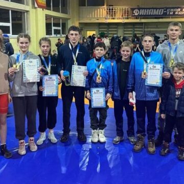 Калуські спортсмени вибороли 6 медалей на чемпіонаті з вільної боротьби