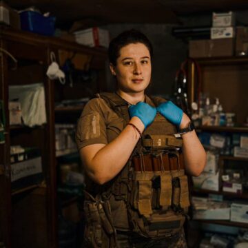 Бойову медикиню з Івано-Франківщини нагородили відзнакою від Валерія Залужного