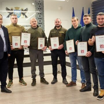 У Івано-Франківську відзначили групу волонтерів БО “Свої обороняють Станіславів”