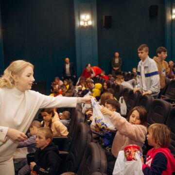 Для вихованців інтернатних установ Прикарпаття та діток з інвалідністю влаштували свято до Дня Миколая