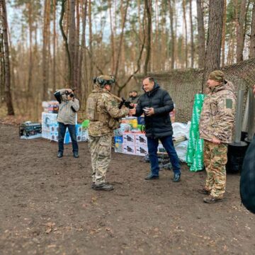 Очільник Івано-Франківська з волонтерами навідався до нацгвардійців, які несуть службу біля білоруського кордону