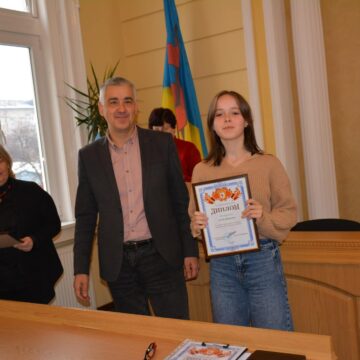 У Надвірній відзначили переможців конкурсу на краще есе на тему: “Гідність і свобода”