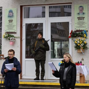 В Івано-Франківську відкрили пам’ятні дошки полеглим захисникам Олександру Єремягіну та Віталію Мазуру