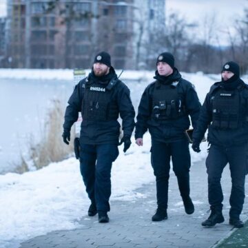 Патрульні нагадують громадянам правила безпеки на зимових водоймах