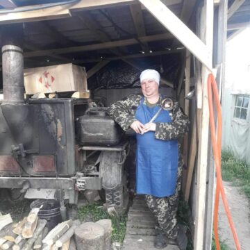 Нагодувати тричі на день понад двісті побратимів