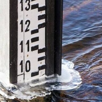 Мешканців Прикарпаття попереджають про підйом води у річках