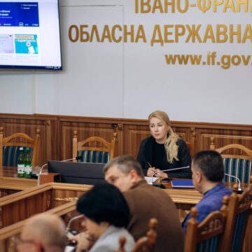 Мешканці Прикарпаття мають можливість повідомити обласну владу про недоцільність закупівель у громадах