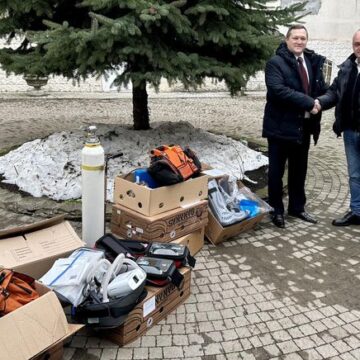 Головний Держсанлікар Прикарпаття передав медуніверситету гуманітарну допомогу з Німеччини