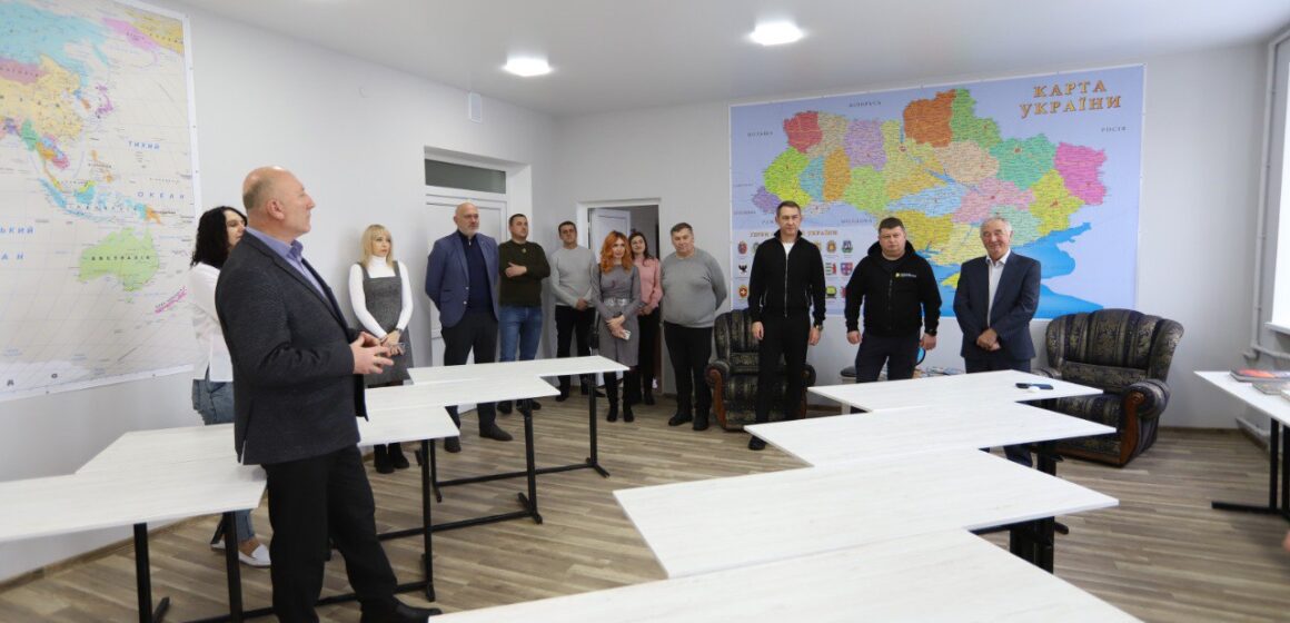 У Бурштинському коледжі відкрили оновлений кабінет технології туристичного обслуговування