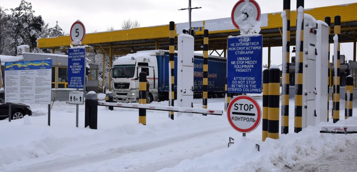 Рух вантажівок відновлено: польські перевізники завершили блокування перед пунктом пропуску «Дорогуськ – Ягодин»