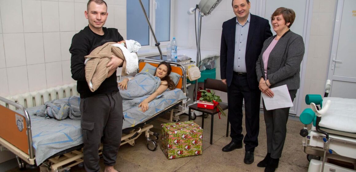 У перший день нового року в Івано-Франківську народились семеро маленьких «бандеренят» (ФОТО)