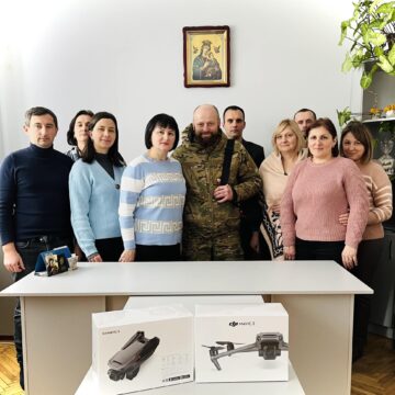Зі Дзвиняцької громади у цьому році вже передали шість квадрокоптерів для захисників (ФОТО)