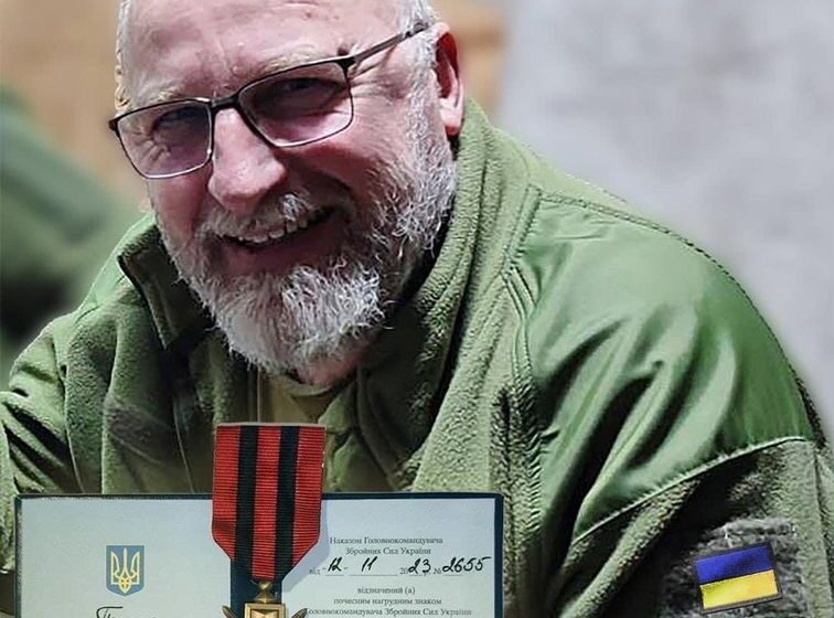 «Золотим хрестом» нагороджено воїна-викладача Івано-Франківського коледжу фізичного виховання Юрія Пожара