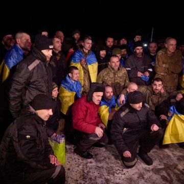 Найбільший обмін: з російського полону повернулись 230 українських захисників і захисниць