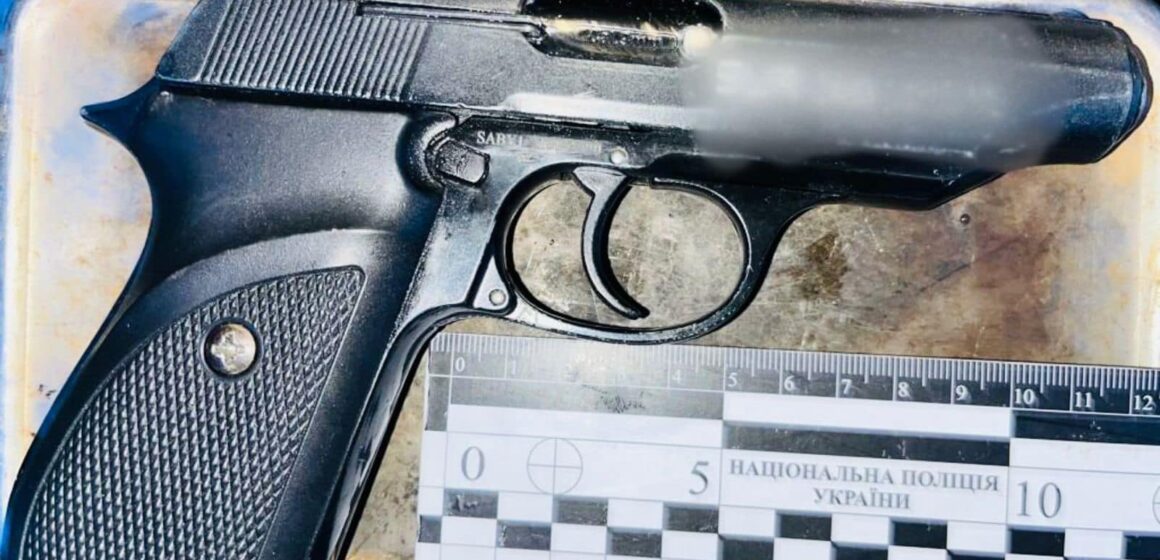 У мешканця Верховинщини на блокпосту вилучили нелегальну зброю та набої: поліція розпочала розслідування (ФОТО)