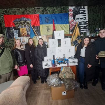Заклади освіти Богородчанської громади закупили для захисників 10 FVP-дронів та 30 плитоносок (ФОТО)