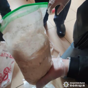 Гранати та понад кілограм амфетаміну: у Надвірній затримали наркоторговця