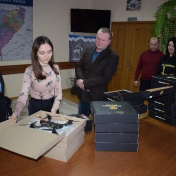 З Калущини передали на фронт 16 FРV-дронів (ФОТО)