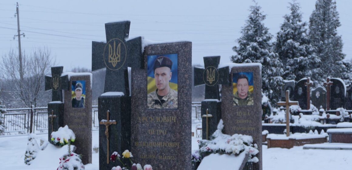 Очільник Калуської громади здійснив об’їзд місць вшанування пам’яті полеглих захисників (ФОТО)