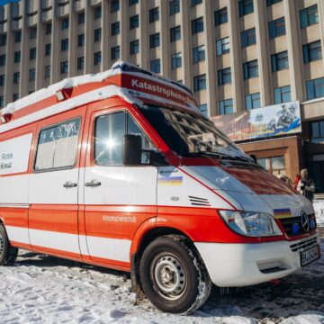 Для одного з прикарпатських госпіталів передали карету швидкої (ФОТО)