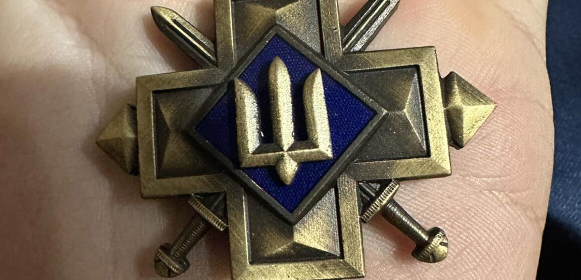 Військовослужбовця Петра Гуцула з Городенківщини нагороджено «Золотим хрестом»