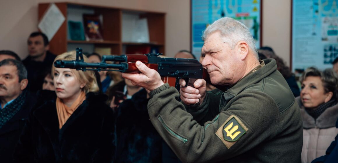 Прикарпатські старшокласники навчатимуться стрільби на безпечних інтерактивних системах (ФОТО)