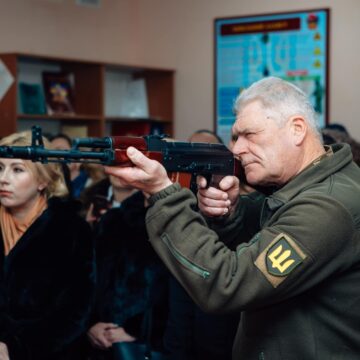 Прикарпатські старшокласники навчатимуться стрільби на безпечних інтерактивних системах (ФОТО)