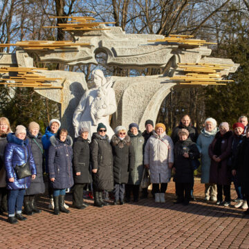Рідним полеглих захисників з Прикарпаття вручили посмертні нагороди (ФОТО)