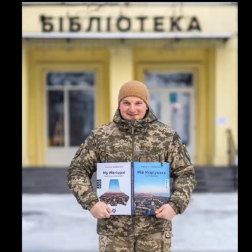 Захисник з Коломиї презентує в рідному місті фотовиставку про Маріуполь (ВІДЕОЗАПРОШЕННЯ)